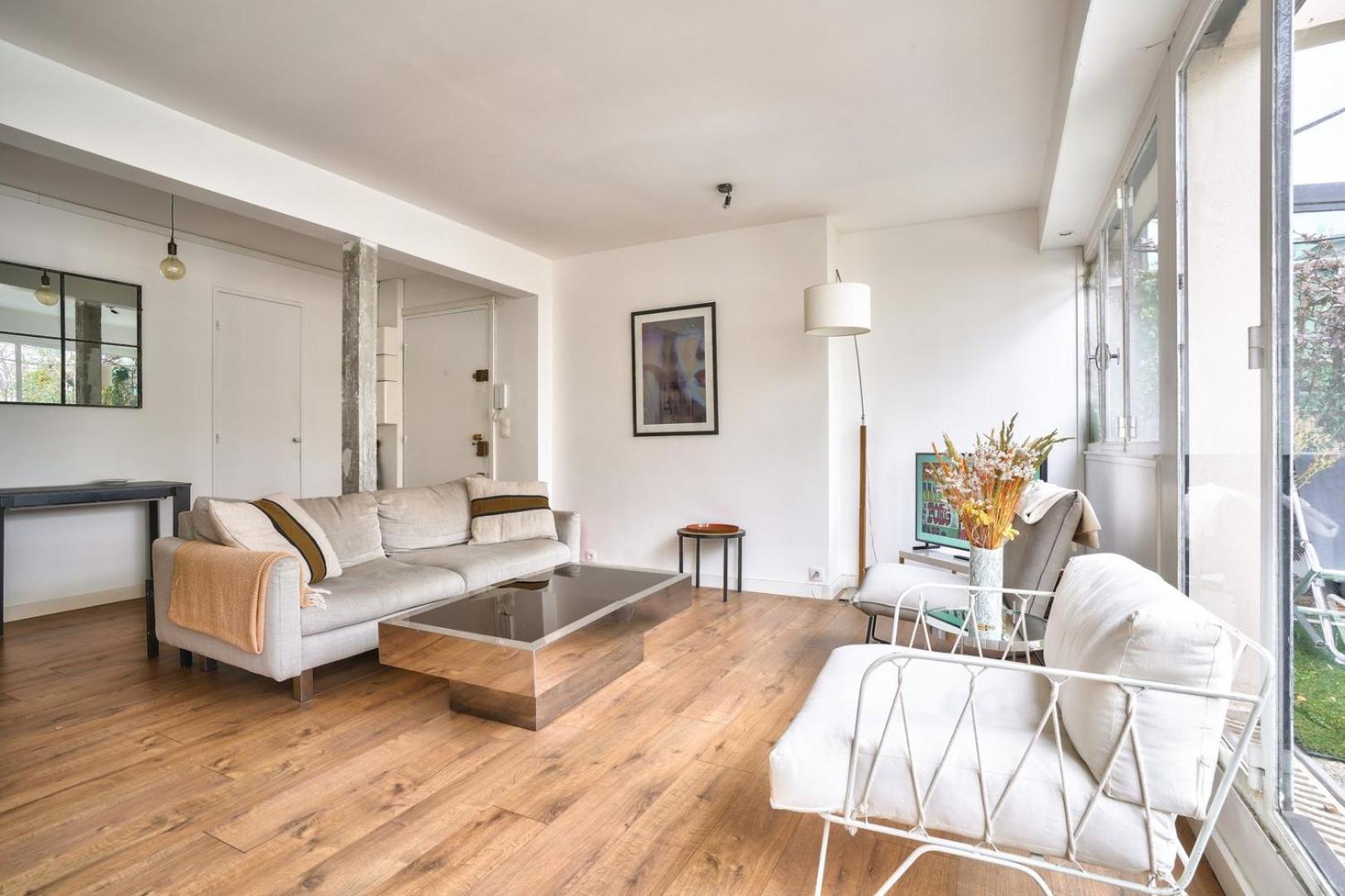 Guestready - Confortable Avec Terrasse Au 18e Paris