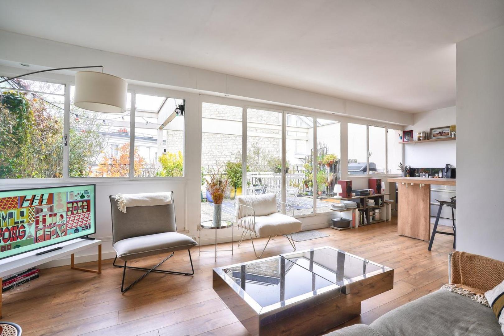 Guestready - Confortable Avec Terrasse Au 18e * Paris
