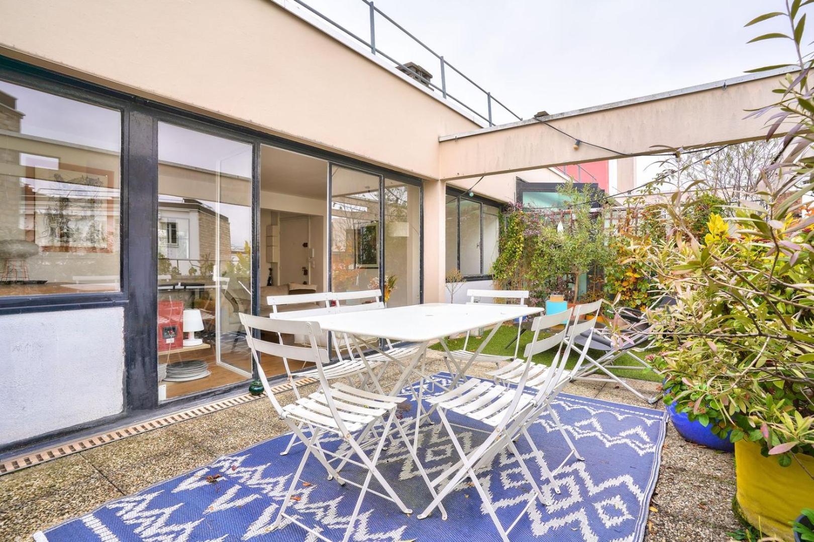 Guestready - Confortable Avec Terrasse Au 18e * Paris